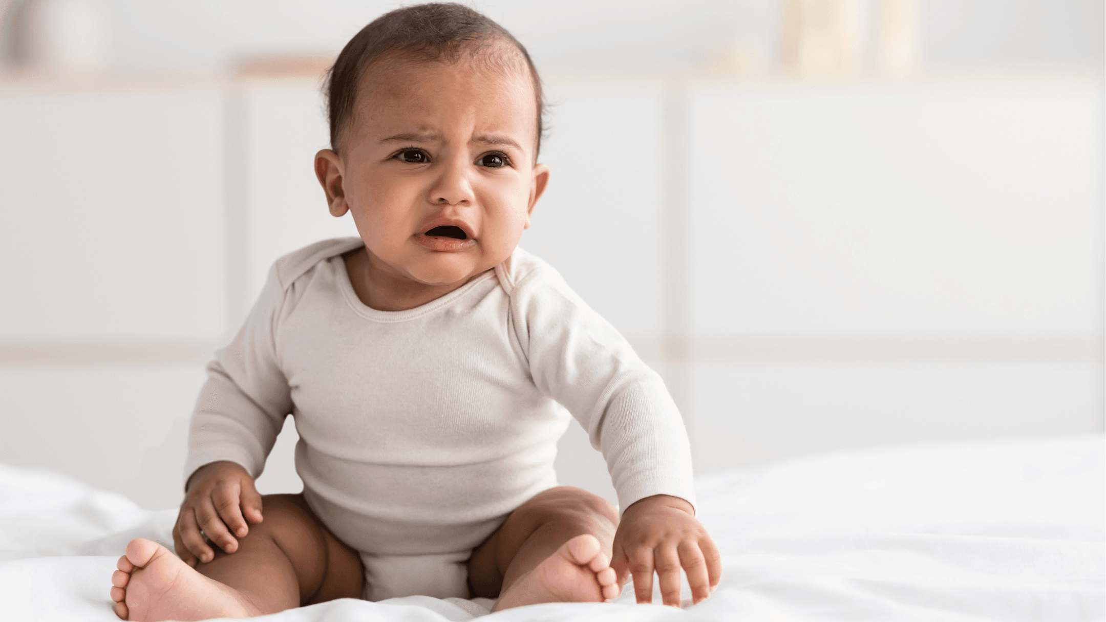 Gnällig bebis och sämre sömn? Alla sömnregressioner din bebis två första år!